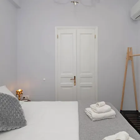 Apartmán Ella Hestia -steps From Spianada!